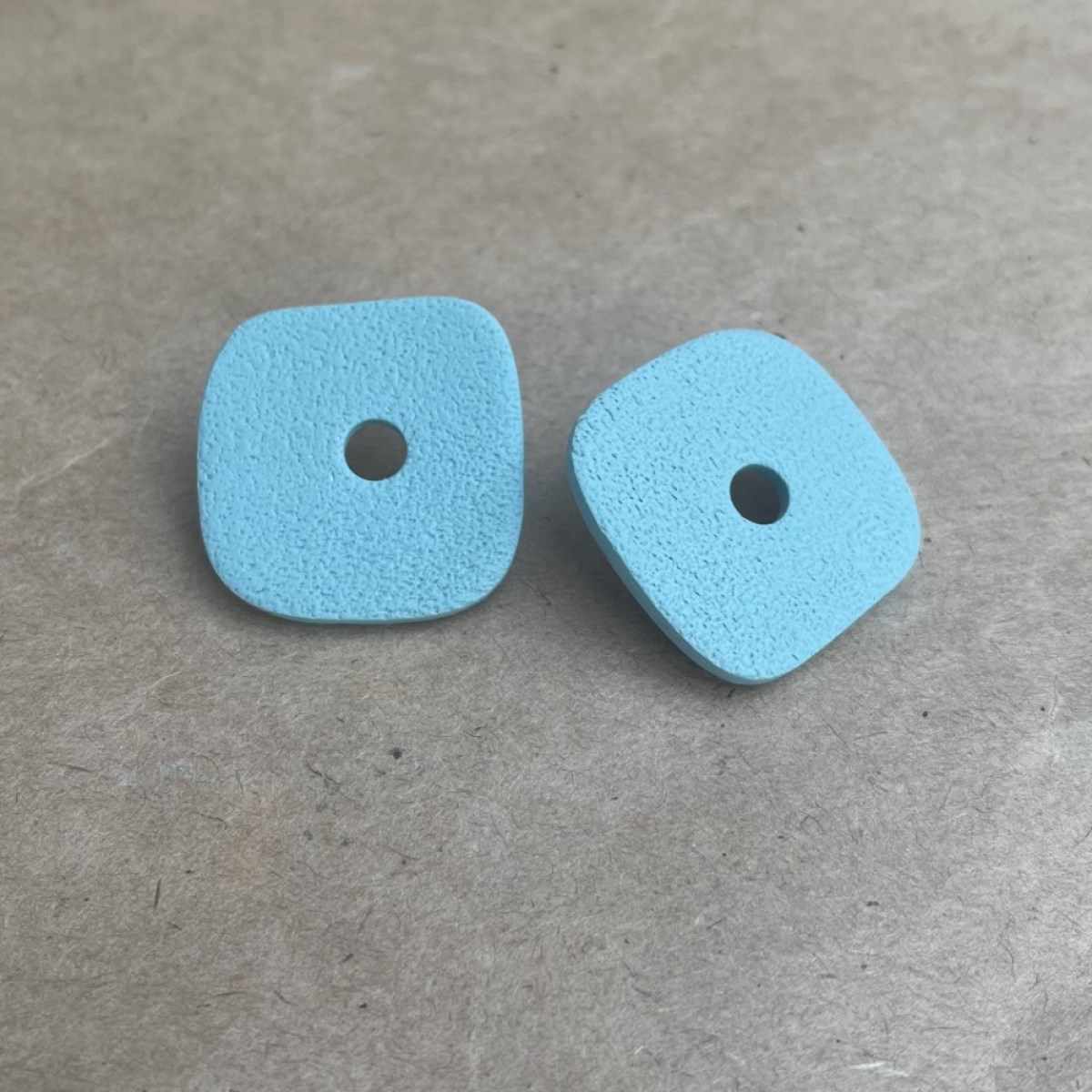 EZRA MINT